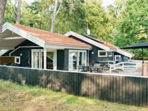 Luxurious Holiday Home in Nex with Whirlpool in Vester Sømarken